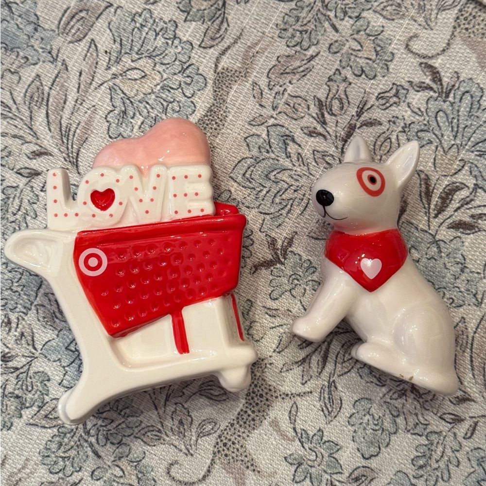 Target 2024 Spritz Valentine Shopping Cart and Bull’s Eye Dog Figurines